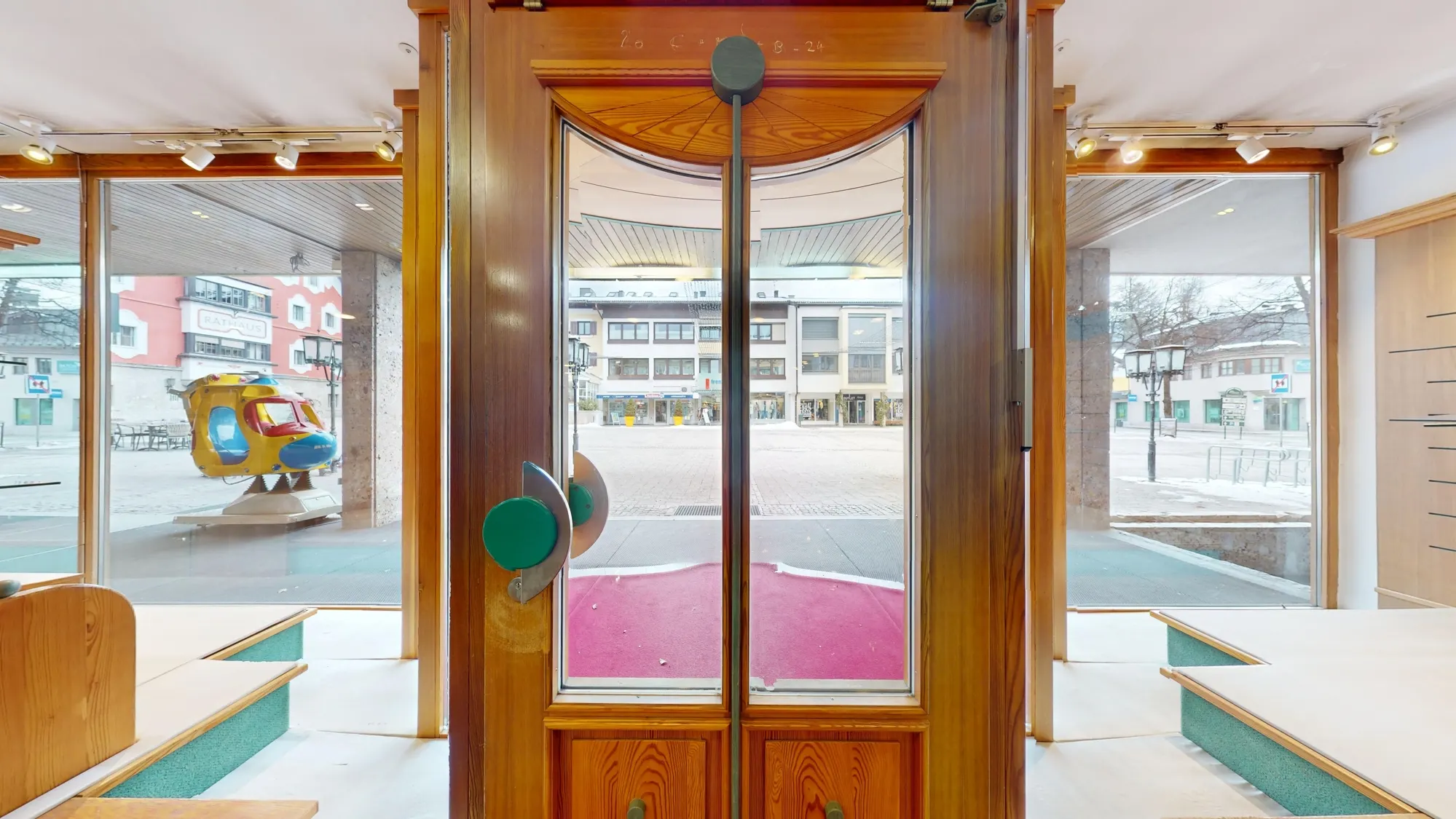 Groe-Geschaftsflache-mit-Buro-in-Zentrumsmitte-von-Saalfelden-02052026_095847